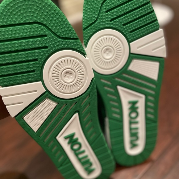 COPY - Men’s Louis Vuitton LV Trainer Green - Picture 4 of 4